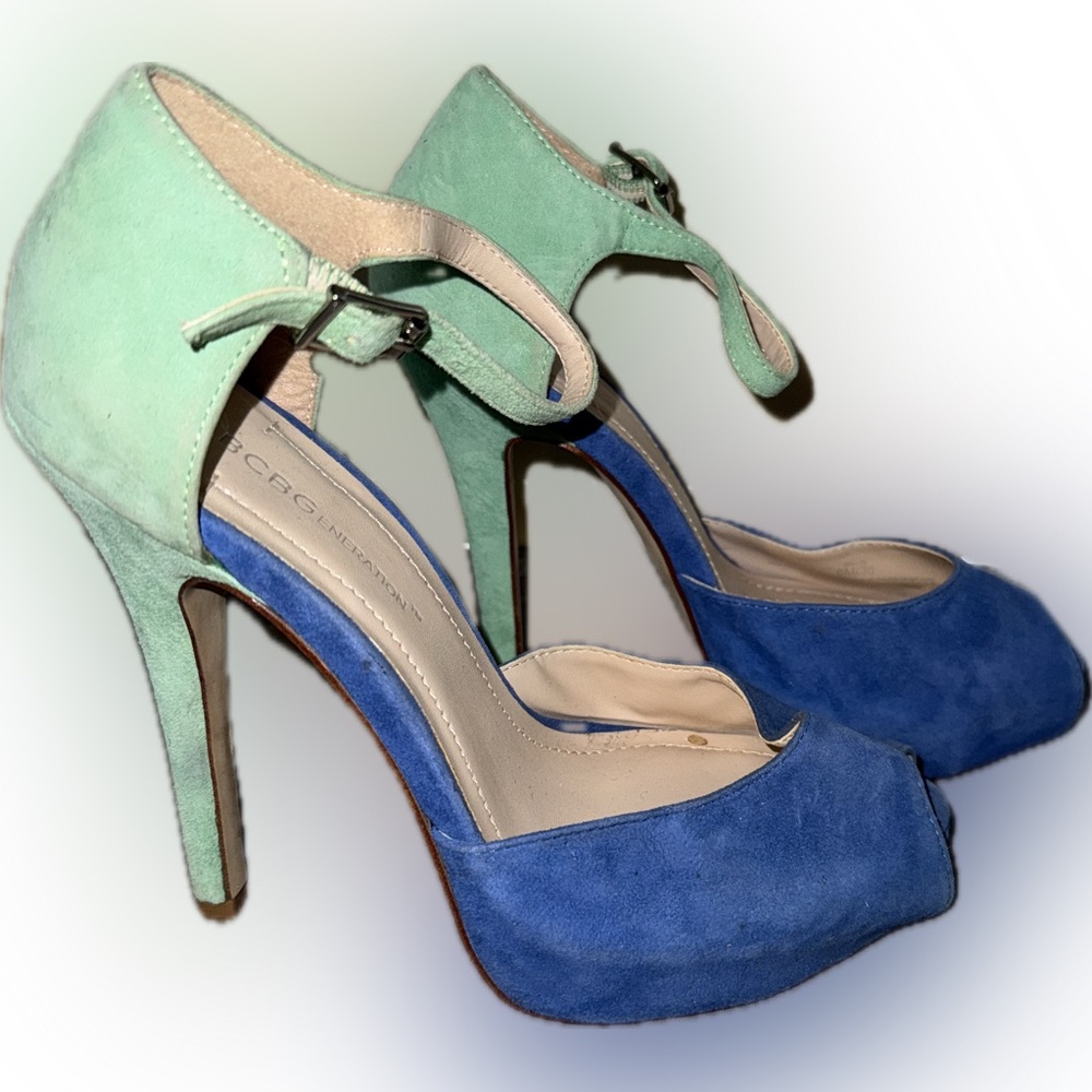 BCBGENERATION SUEDE PLATFORM HEEL SHOES